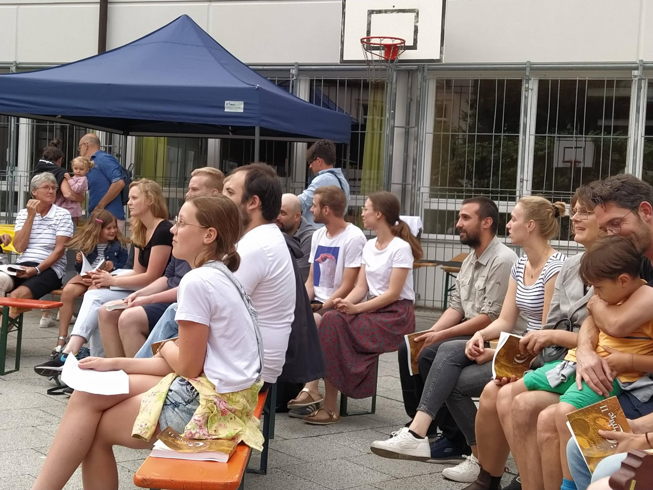 Gemeinschaft im Dompfarrheim