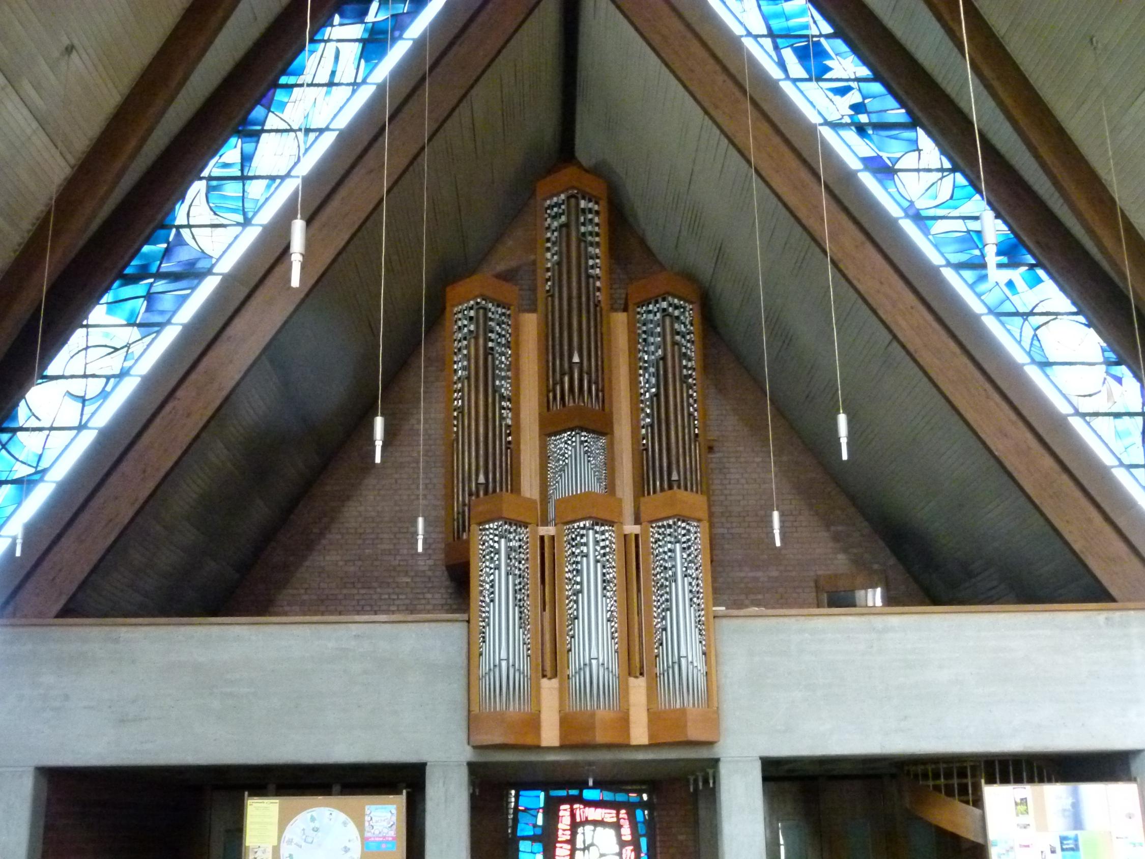 St. Josef im Hain: Orgel