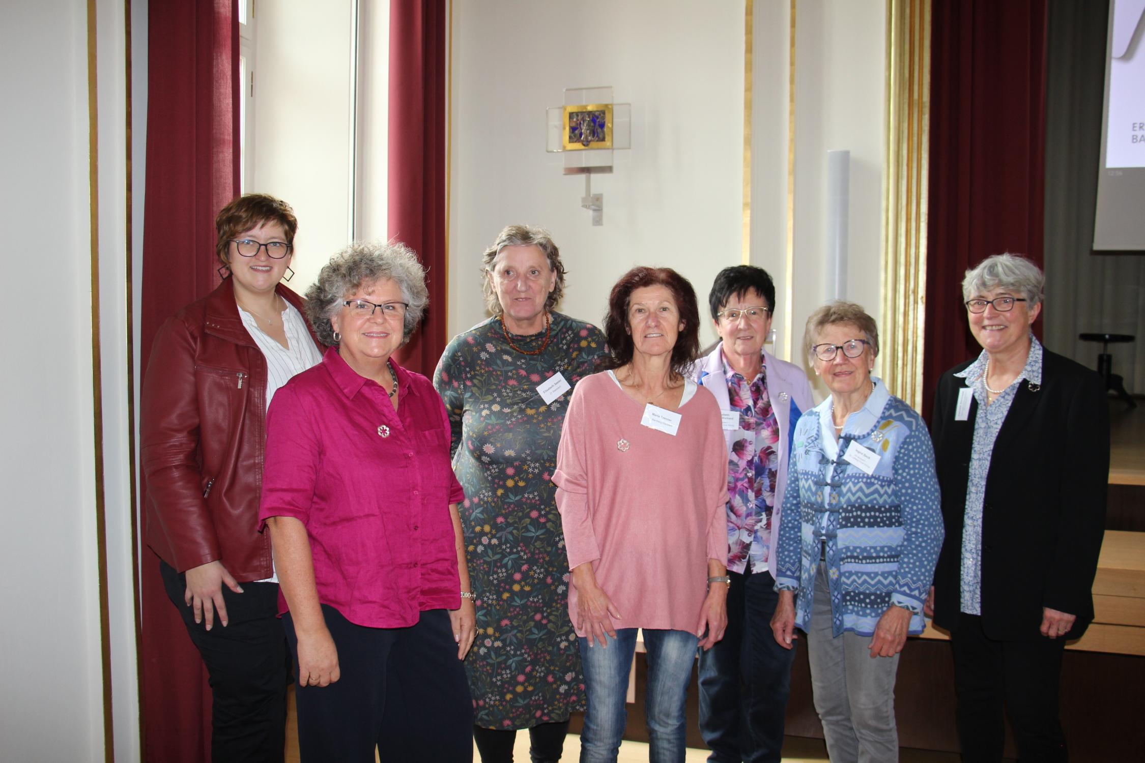 Barbara Göppner und Maria Trenner vom ZV Bamberg-Gaustadt erhielten Kunigundenbrosche.