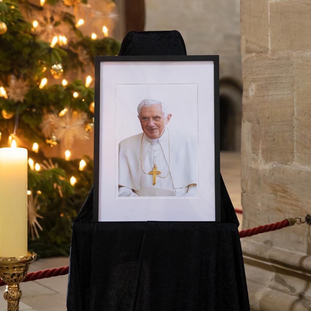 Sterbebild Papst em. Benedikt XVI.