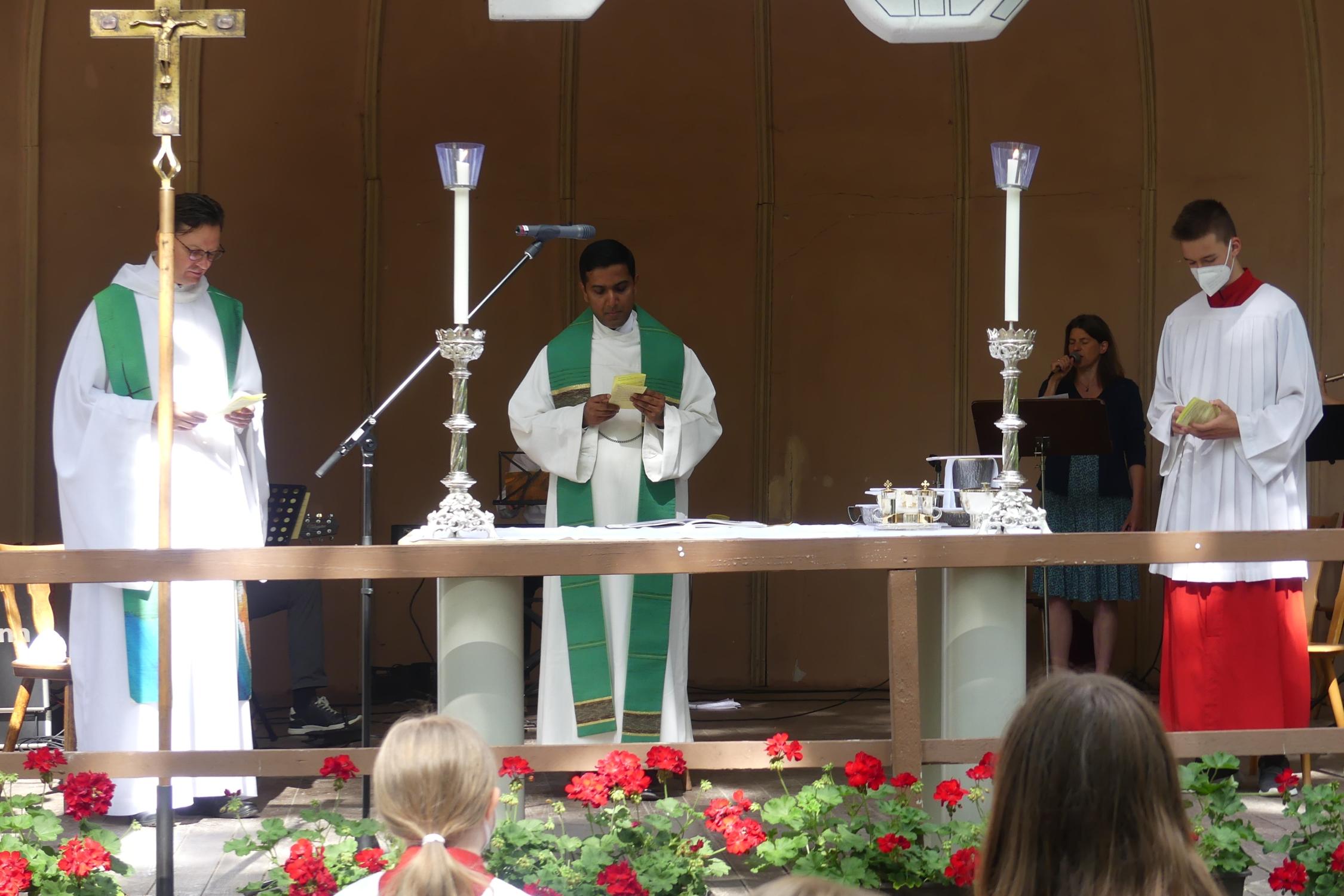 Open-Air-Gottesdienst auf dem Wilde Rose Keller