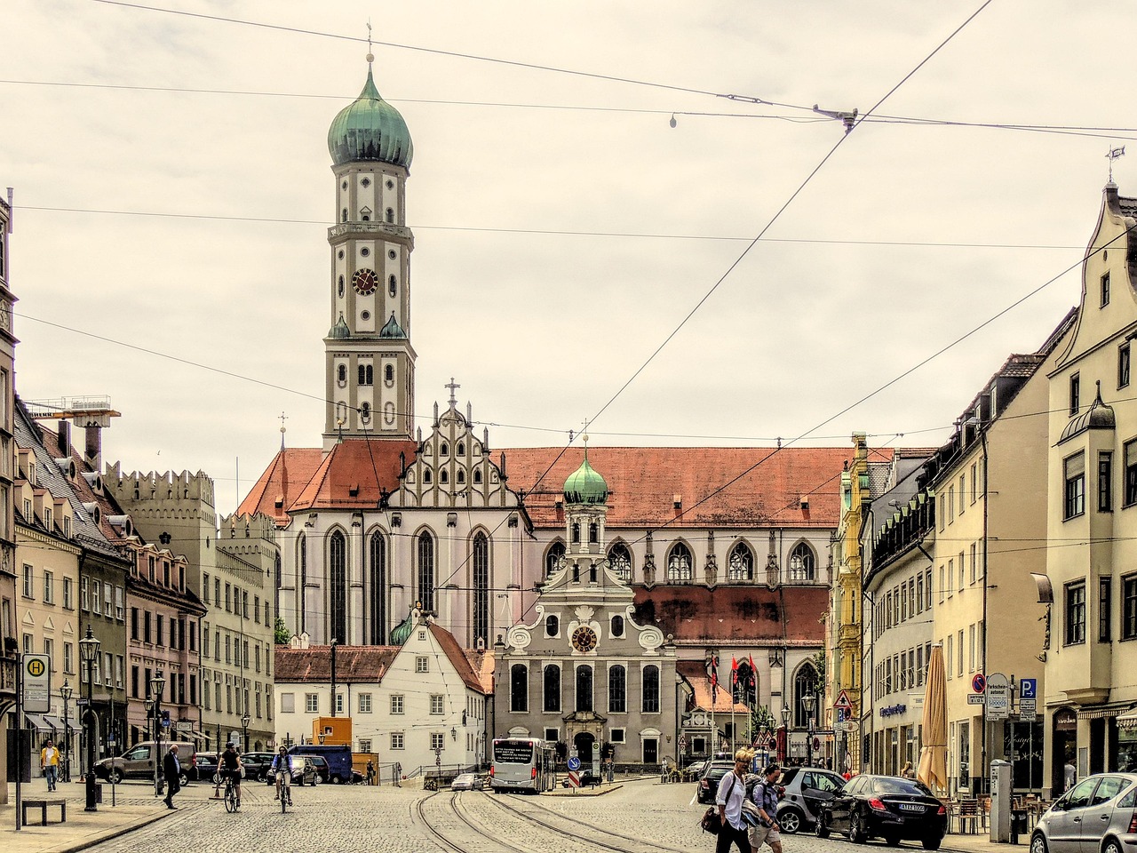 Die KAB lädt zu einer Tagesfahrt nach Augsburg ein.