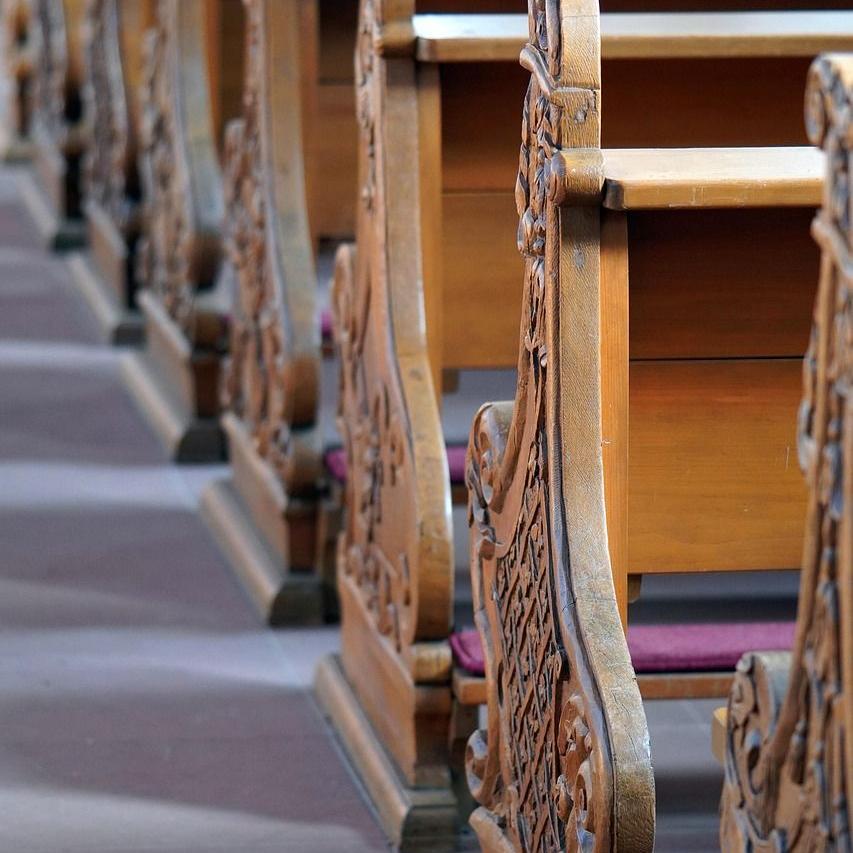 Kirchenbänke