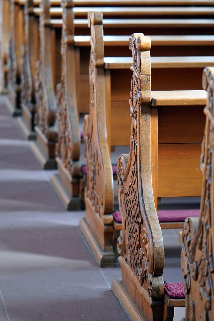 Kirchenbänke